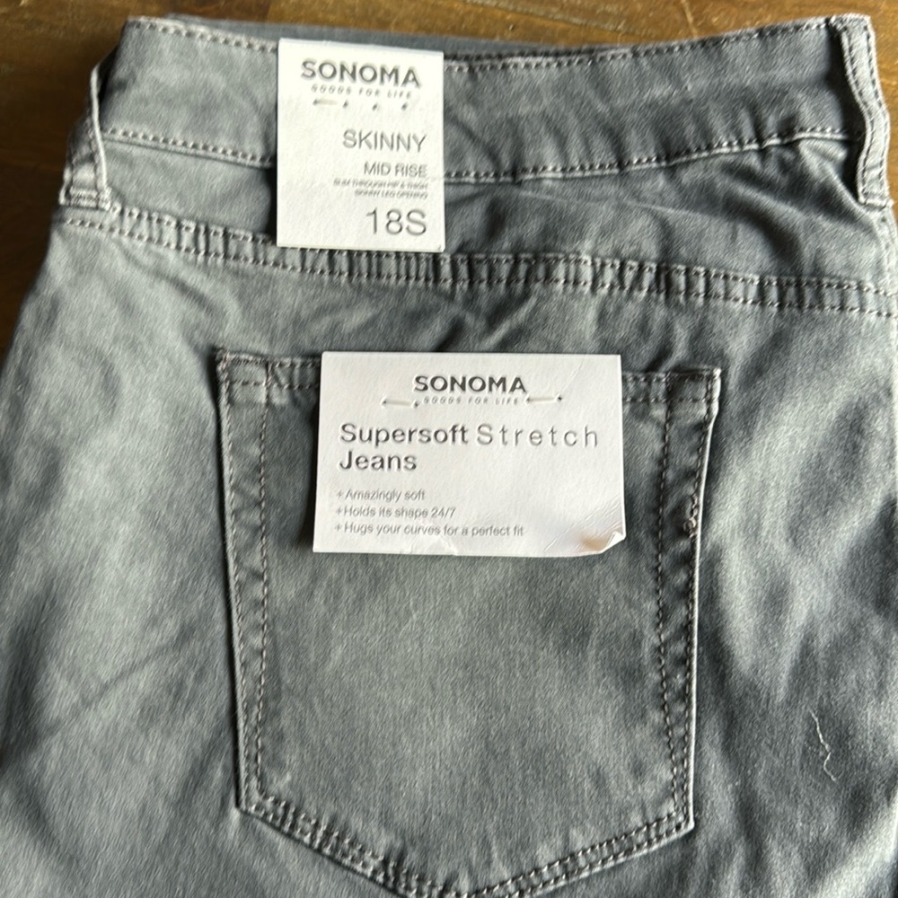 Sonoma skinny jeans, mid rice, 18s
